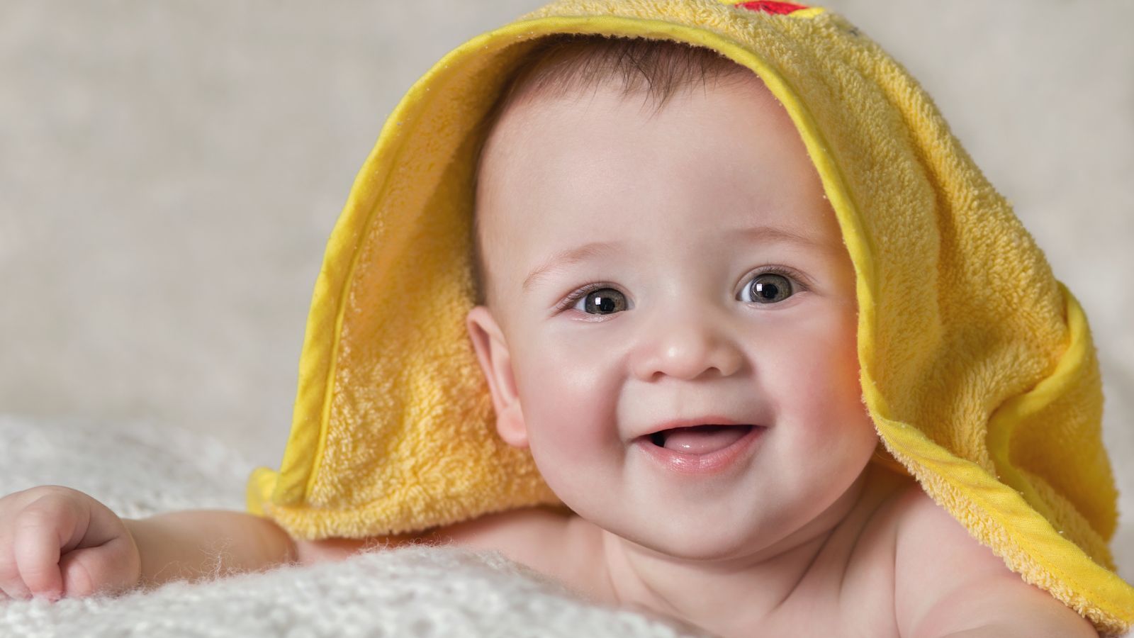 חיוך ראשון של תינוק